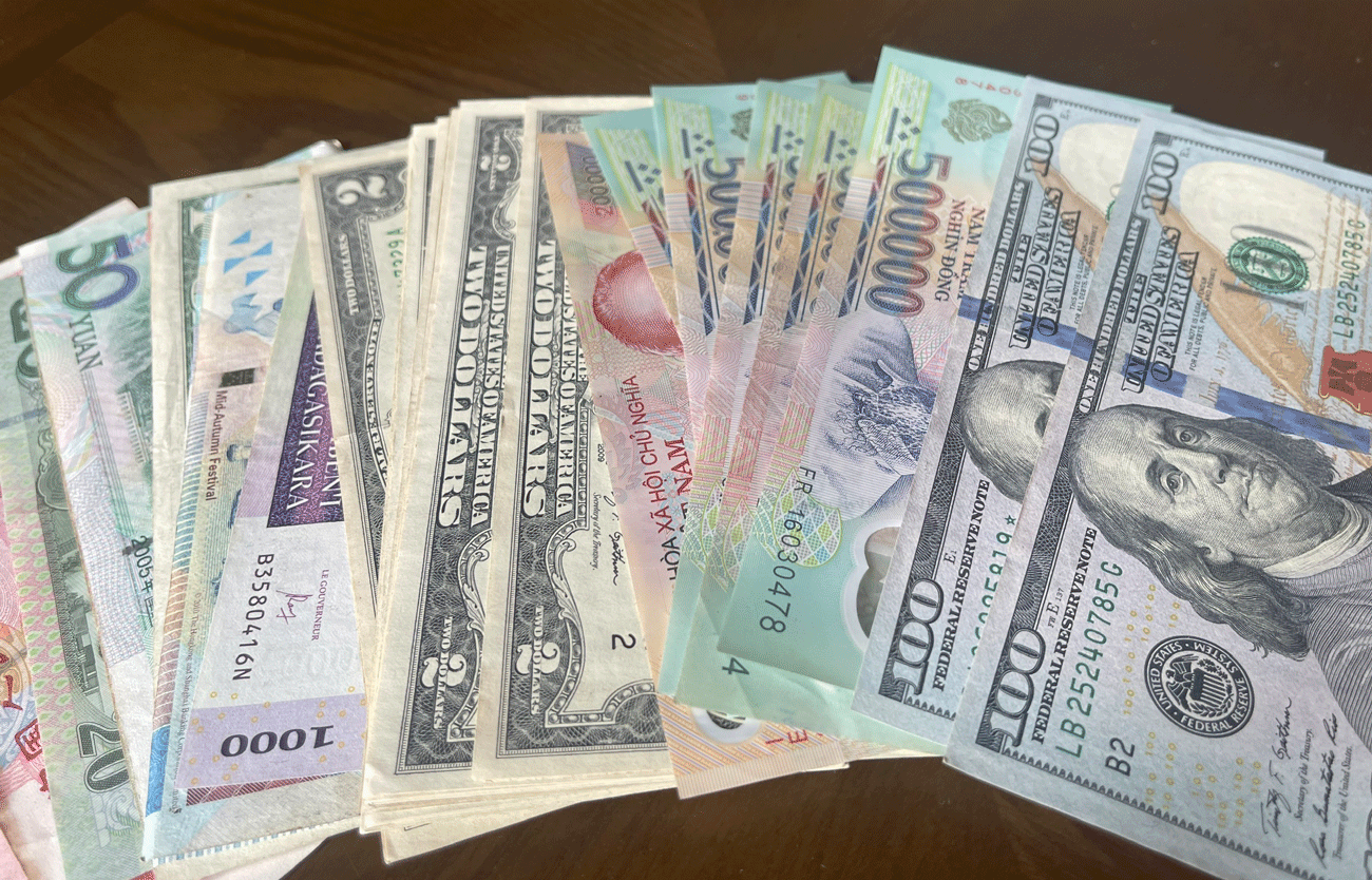 Tỷ giá USD hôm nay 8/7: thị trường tự do tăng, ngân hàng giảm