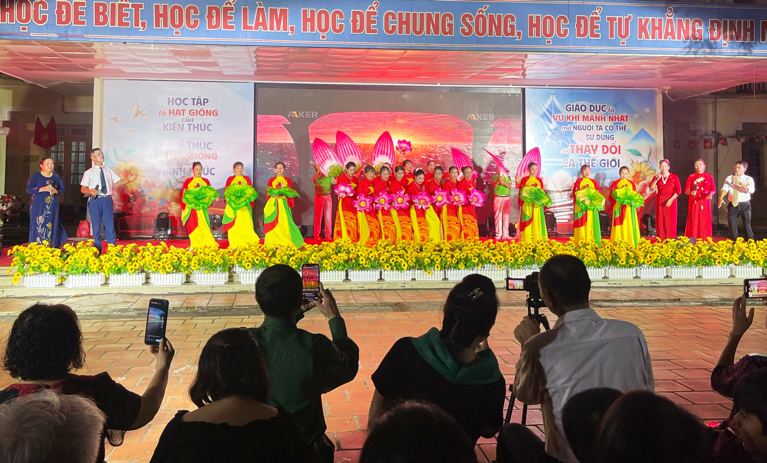 Phường Phú Lương tổ chức văn nghệ chào mừng kỷ niệm 80 năm Cách mạng tháng Tám và Quốc khánh 2/9