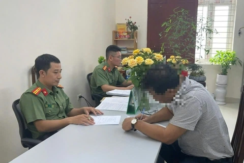 Xử phạt người đàn ông đăng tải sai sự thật về cải tạo Vườn hoa Diên Hồng