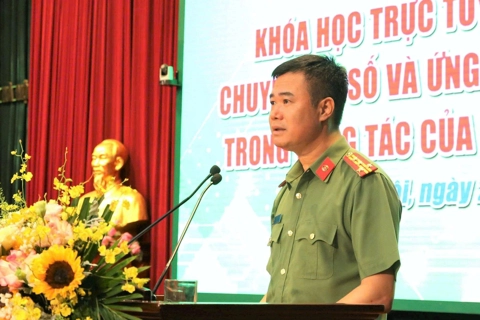 Hơn 7.500 cán bộ, chiến sĩ Công an Thủ đô hoàn thành khóa học "Bình dân học vụ số"