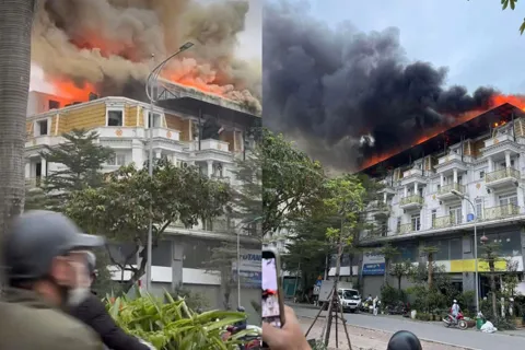 Hà Nội: cháy dữ dội tại dãy nhà liền kề khu đô thị Geleximco