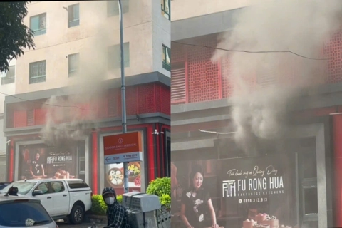 Cháy tại nhà hàng Fu Rong Hua ở Hà Nội