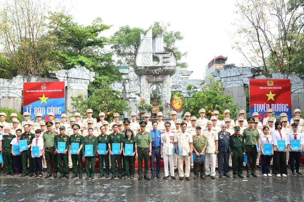 Công an Hà Nội báo công, vinh danh 50 gương thanh niên tiên tiến làm theo lời Bác