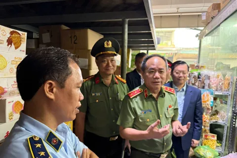 Giám đốc Công an TP Hà Nội kiểm tra thực tế tại làng nghề La Phù