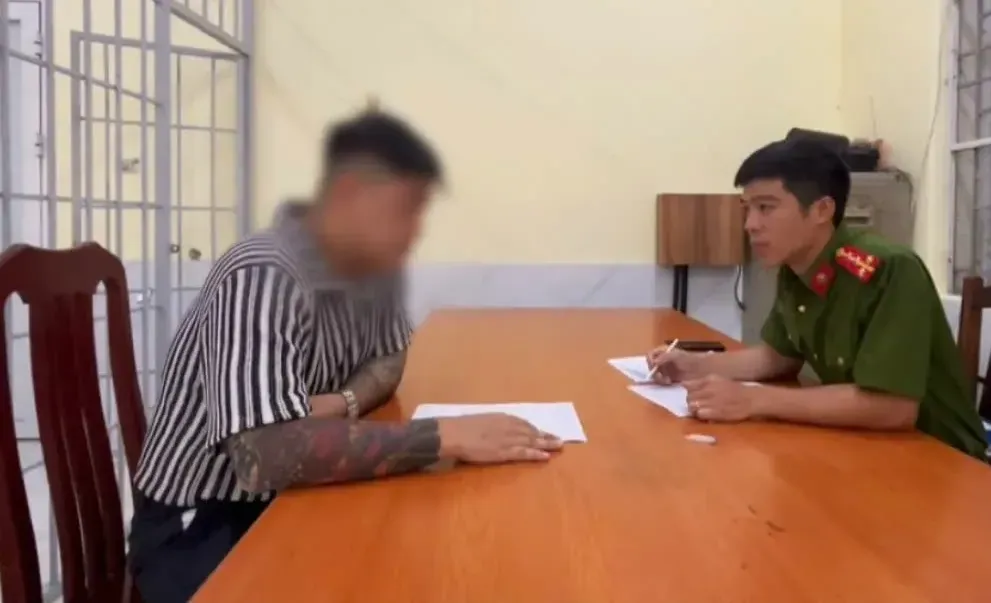 Công an Hà Nội xử lý đối tượng gây rối tại chốt A80 dốc Đồng Cổ - Hoàng Hoa Thám