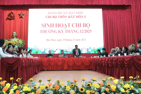 Sinh hoạt chi bộ “mẫu” ở Hát Môn: tạo chuyển biến từ nhận thức đến hành động