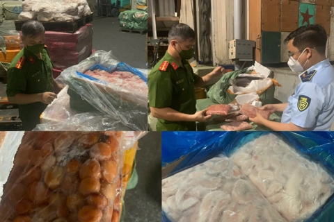 Hà Nội: phát hiện kho hàng chứa hơn 7 tấn thực phẩm bẩn chuẩn bị tuồn ra thị trường
