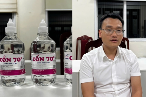 Một Phó Chủ tịch UBND thị trấn ở Hà Nội sản xuất hàng giả