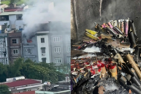 Nghi nổ pháo gây cháy tại ngôi nhà 4 tầng ở Hà Nội