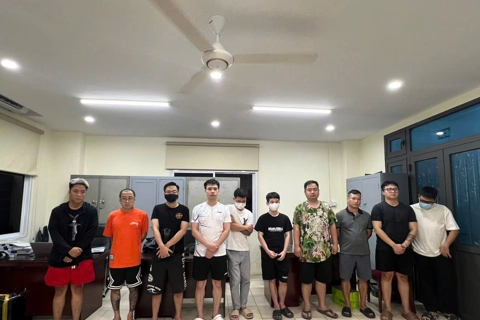 Bắt giữ 15 đối tượng trong đường dây mua bán thuốc lá điện tử số lượng “khủng”