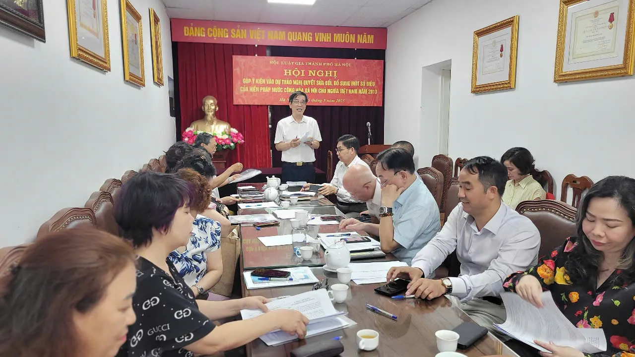 Hội Luật gia TP Hà Nội lấy ý kiến vào dự thảo Nghị quyết sửa đổi, bổ sung Hiến pháp 2013