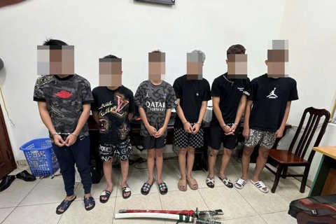 Hà Nội: bắt giữ nhóm đối tượng mang hung khí gây náo loạn đường phố trong đêm
