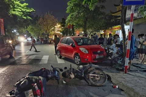 Công an TP Hà Nội thông tin về vụ ô tô tông loạt xe máy ở đường Kim Giang
