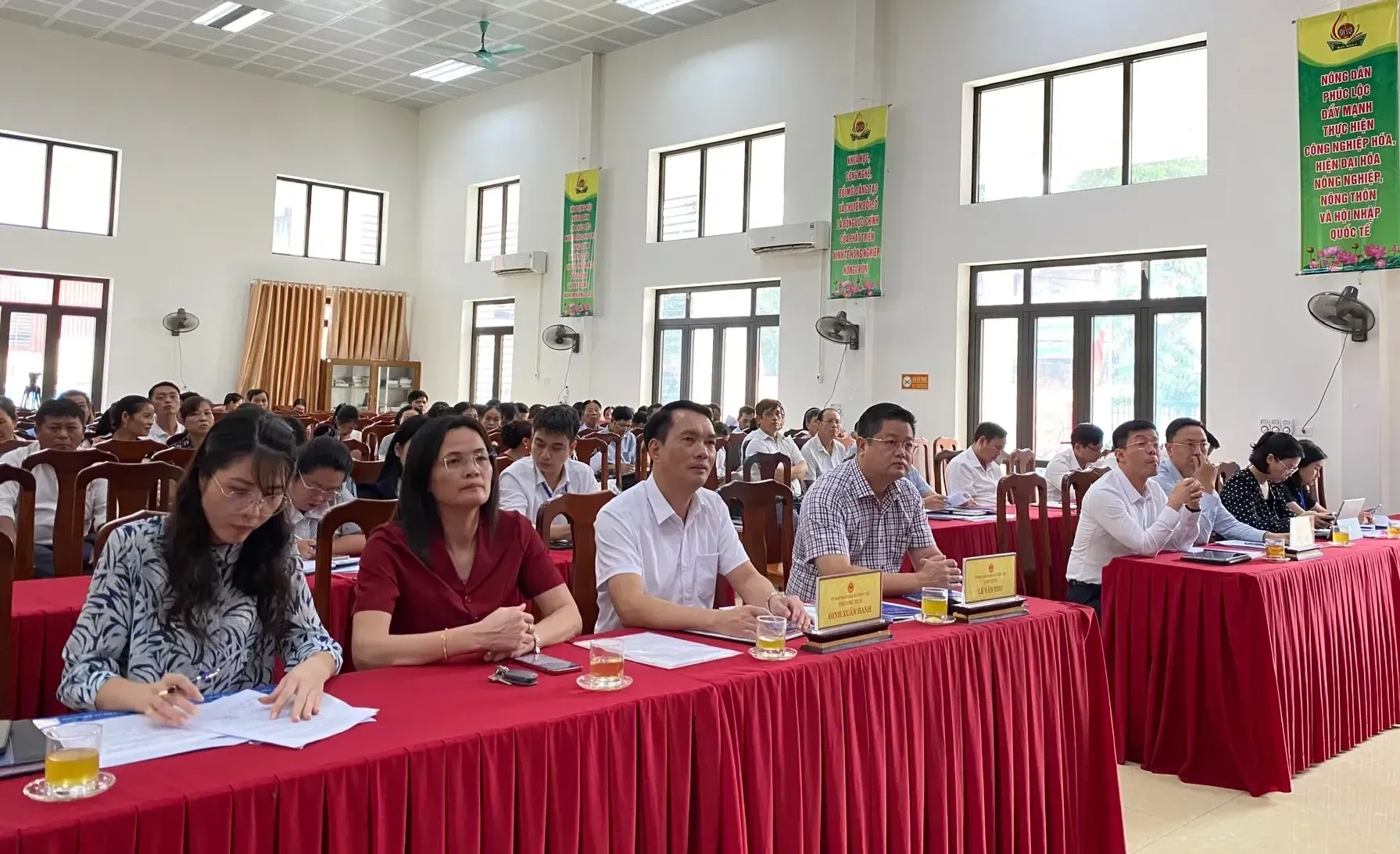 Xã Phúc Lộc: hỗ trợ lưu động giúp người dân làm thủ tục về đất đai