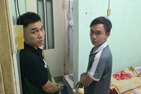 Bắt khẩn cấp 2 đối tượng trói chủ nhà nghỉ ở Hà Nội cướp 16 cây vàng
