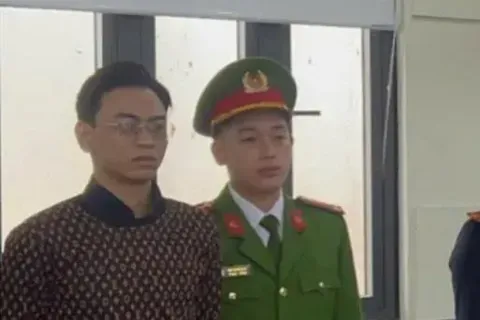 Vụ đánh người trong quán cà phê ở Hà Nội: bắt tạm giam “tổng tài”