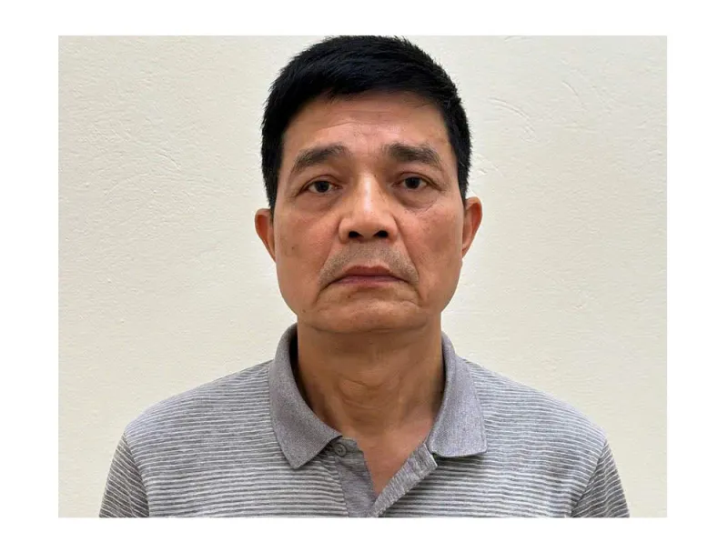 Bắt tạm giam nguyên Cục trưởng An toàn thực phẩm Nguyễn Thanh Phong
