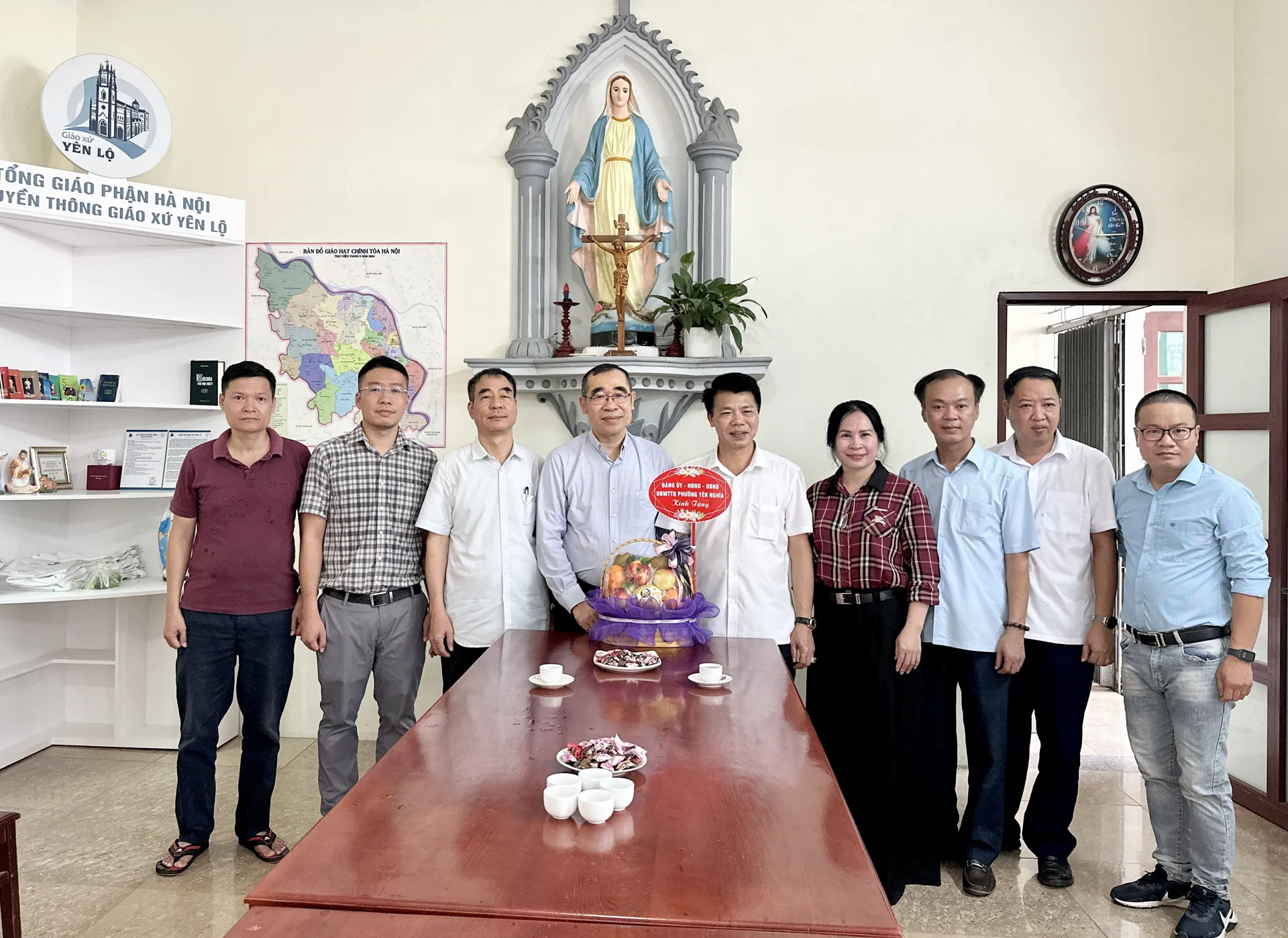 Lãnh đạo phường Yên Nghĩa thăm một số tổ chức tôn giáo