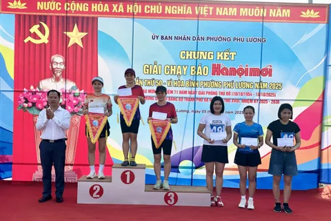Phường Phú Lương: sôi nổi Chung kết giải chạy Báo Hànộimới lần thứ 50