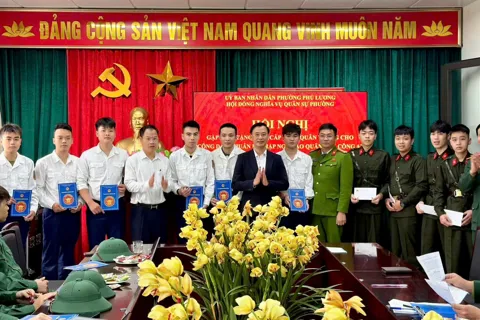 Phường Phú Lương: gặp mặt tân binh trước ngày nhập ngũ