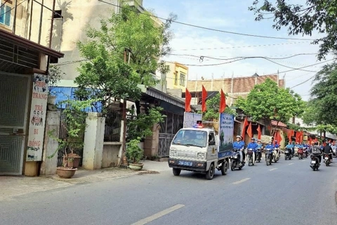 Phường Phú Lương ra quân tuyên truyền thực hiện mô hình chính quyền địa phương 2 cấp, đảm bảo trật tự văn minh đô thị
