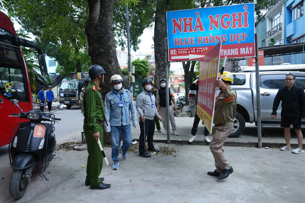 Ban Chỉ đạo 197 phường Yên Nghĩa ra quân lập lại trật tự đô thị