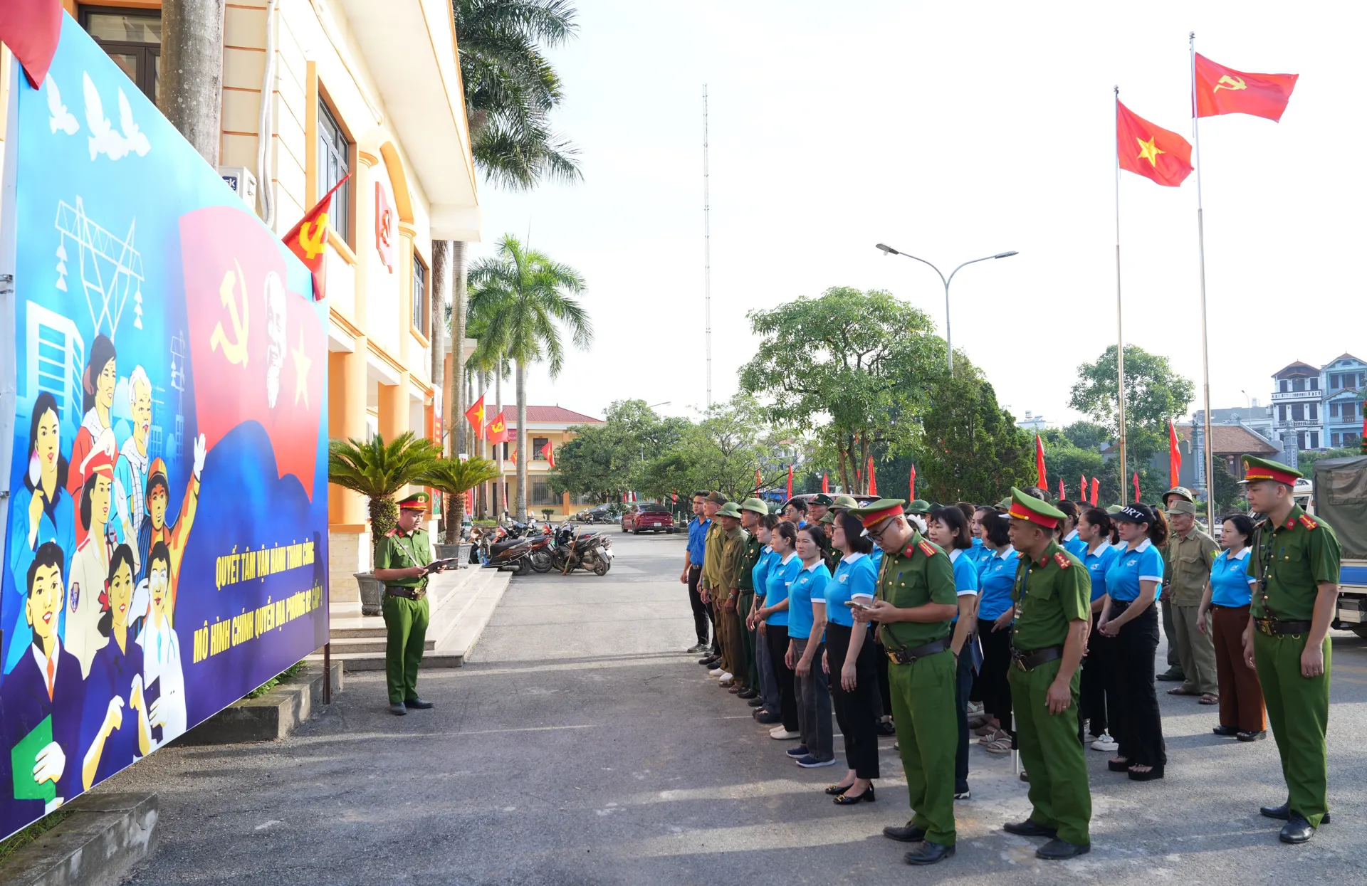 Phường Yên Nghĩa ra quân vệ sinh môi trường đảm bảo “Sáng - xanh - sạch - đẹp”