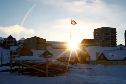 Châu Âu ra "tối hậu thư" cho ông Trump về Greenland