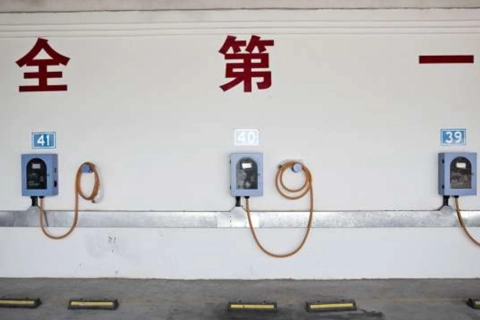 Chuyện chuyển đổi xe xăng sang điện ở Trung Quốc