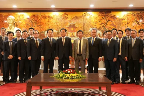 Hà Nội tăng cường hợp tác với Hàn Quốc phát triển đường sắt đô thị
