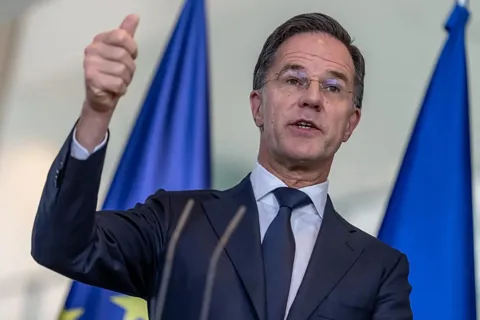 NATO vẫn cần "trông cậy" vào Mỹ