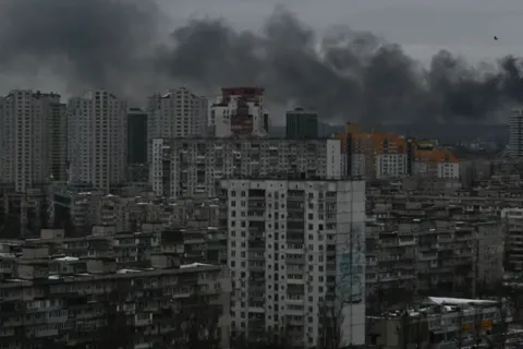 Nga tấn công Kiev ngay trước thềm hòa đàm quan trọng