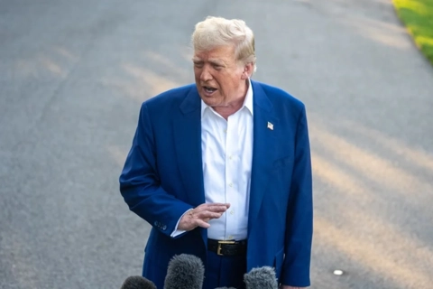 Ông Trump "đột ngột" mở khóa cho dầu của Iran
