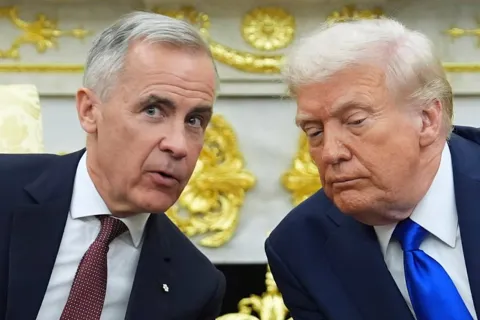 Ông Trump đe áp thuế 100% nếu Canada có một động thái với Trung Quốc