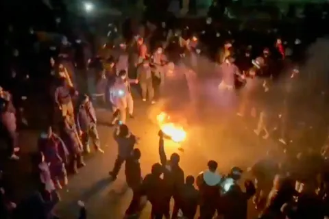 Ông Trump khẳng định Iran mấp mé "lằn ranh đỏ" 
