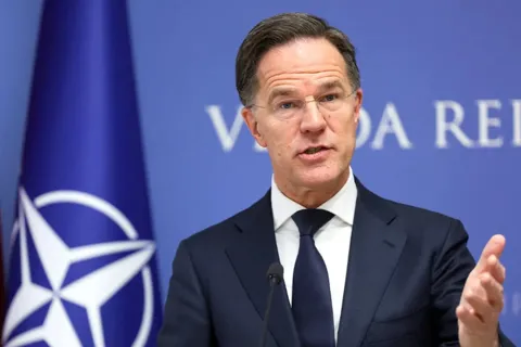 Pháp "nói gắt" trước tuyên bố châu Âu cần Mỹ để tự vệ của Tổng Thư ký NATO