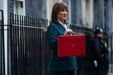 Quốc gia tăng thuế 30 tỷ USD để "thoát" áp lực tài chính công
