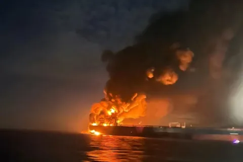 Thiệt hại cụ thể của hai "tàu bóng đêm" Nga mà Ukraine nói tấn công