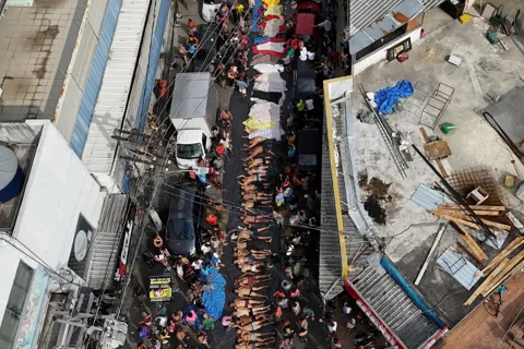 Thót tim lời kể người dân "kẹt" trong chiến dịch truy quét ma túy khủng ở Brazil
