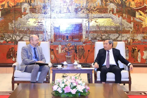 Thụy Sĩ sẵn sàng đồng hành với Hà Nội trong phát triển bền vững và thông minh