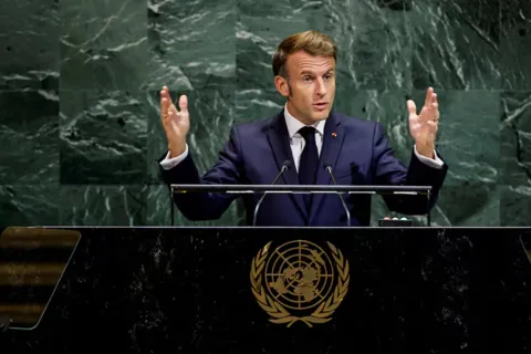 Tổng thống Pháp tiết lộ cách giúp ông Trump giành giải Nobel Hòa bình
