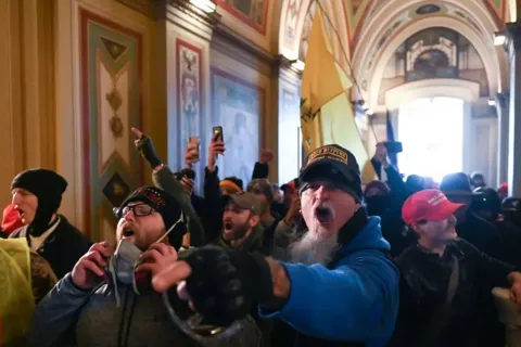 Ông Trump kiện BBC: toàn cảnh và khả năng chiến thắng?