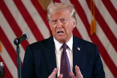 Tuyên bố cứng rắn mới của ông Trump về thuế quan