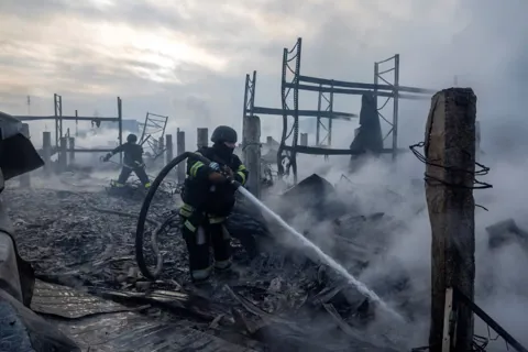 Nga tấn công quy mô lớn vào Ukraine khi hòa đàm tiếp diễn