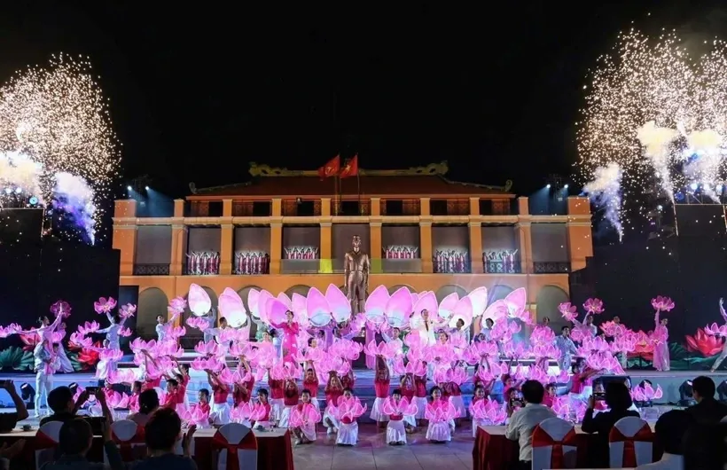 “Hành trình thế kỷ” - Khúc tráng ca dâng Người giữa lòng thành phố mang tên Bác