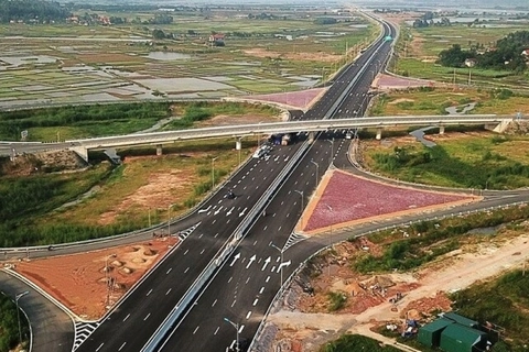 Khẩn trương rà soát, tháo gỡ các khó khăn, vướng mắc liên quan đến 4 dự án giao thông trọng điểm