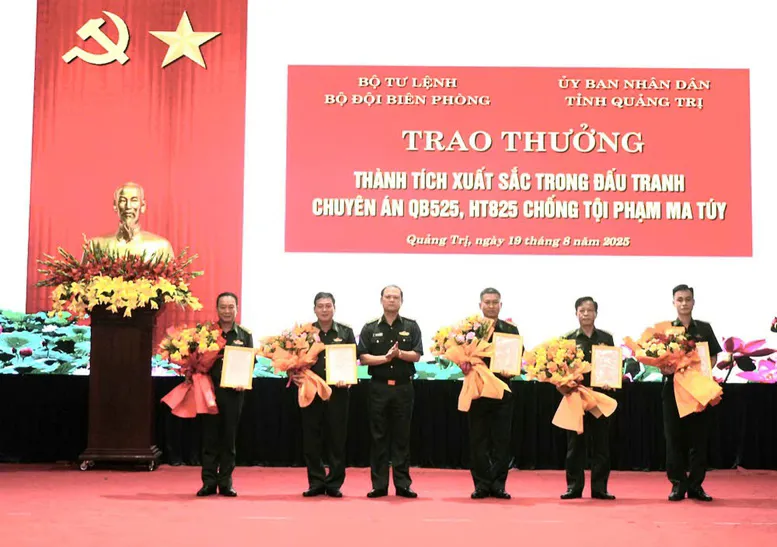 Thủ tướng khen chiến công triệt phá các đường dây ma túy lớn