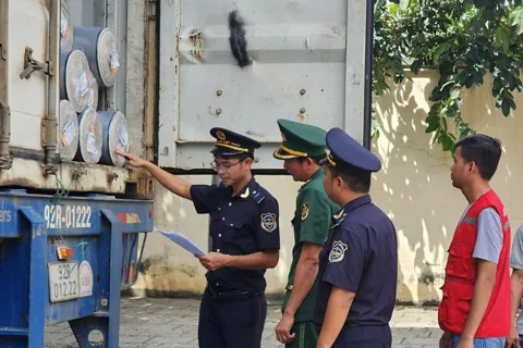 Hải quan tăng cường kiểm soát biên giới, sẵn sàng cho cao điểm chống buôn lậu, gian lận thương mại dịp cuối năm