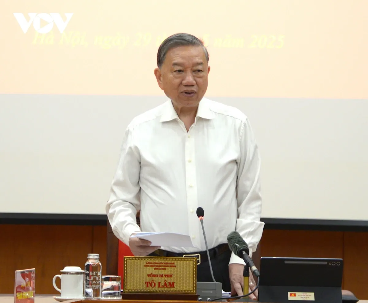 Tổng Bí thư chủ trì phiên họp về phát triển khoa học, công nghệ và chuyển đổi số