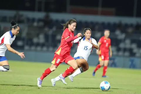 Trực tiếp tuyển nữ Việt Nam 0 - 0 tuyển nữ Philippines:  Việt Nam chơi lấn lướt Philippines  